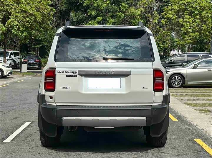 Toyota Prado, 2024 — фото 4 из 9