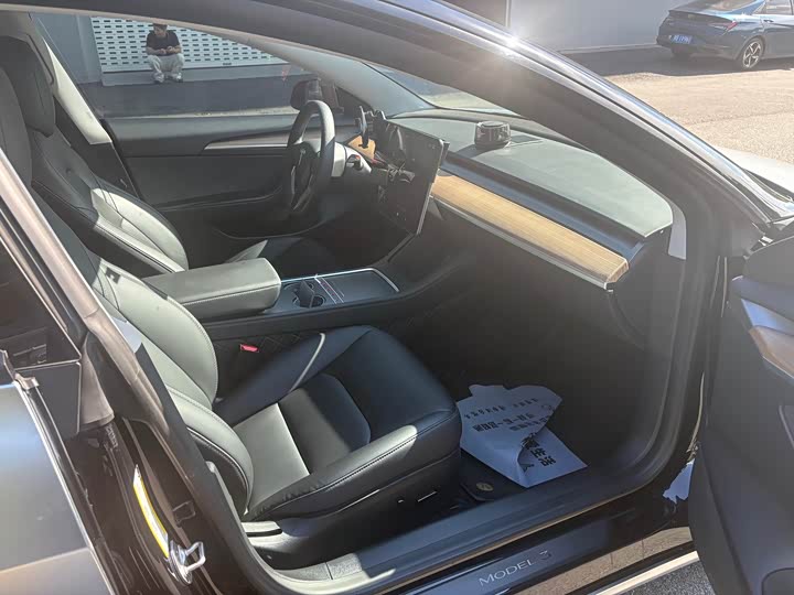 Tesla Model 3, 2023 — фото 8 из 9