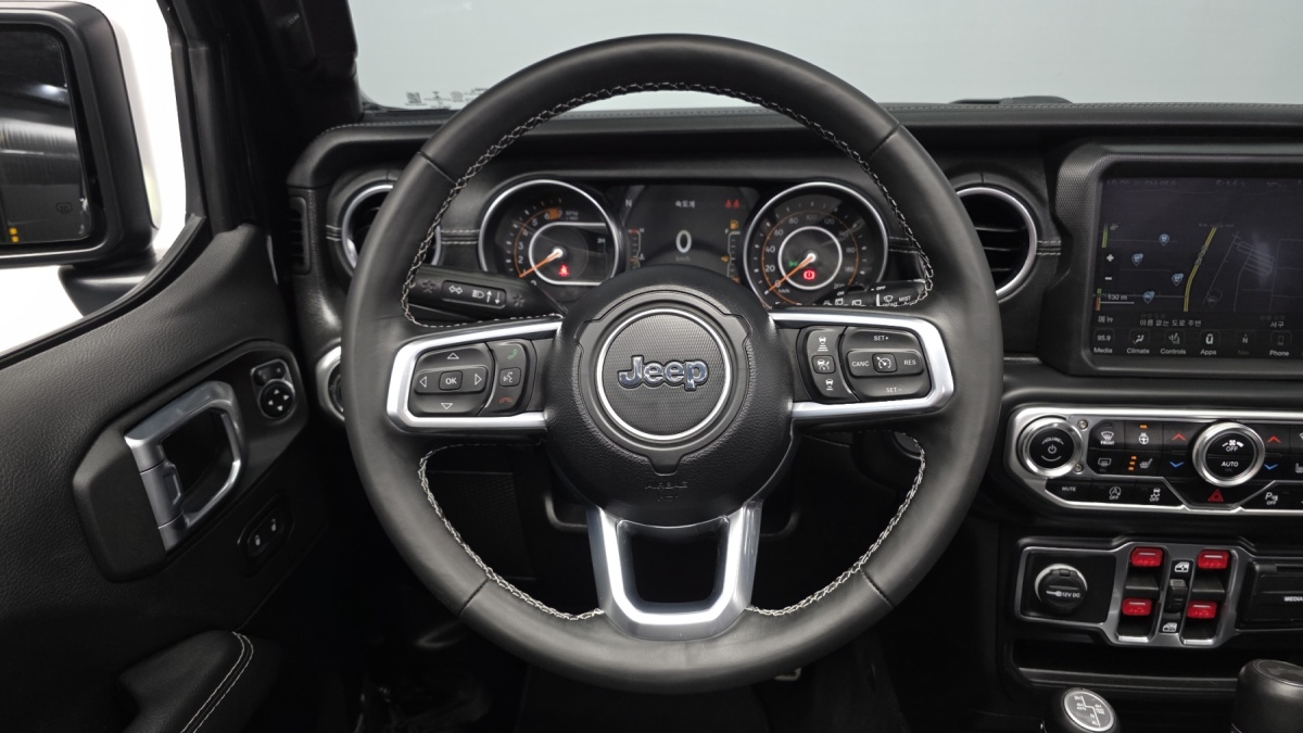 Jeep Wrangler, 2022 — фото 12 из 12