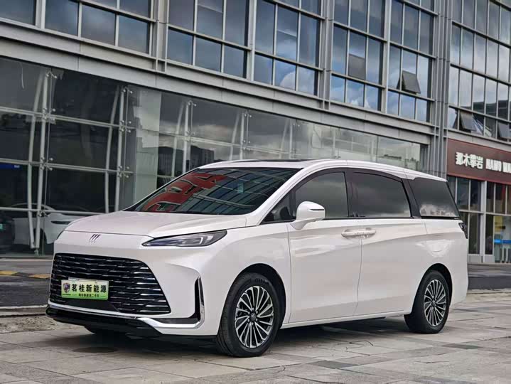 Buick GL8 Hybrid, 2025 — купить в Орле под ключ