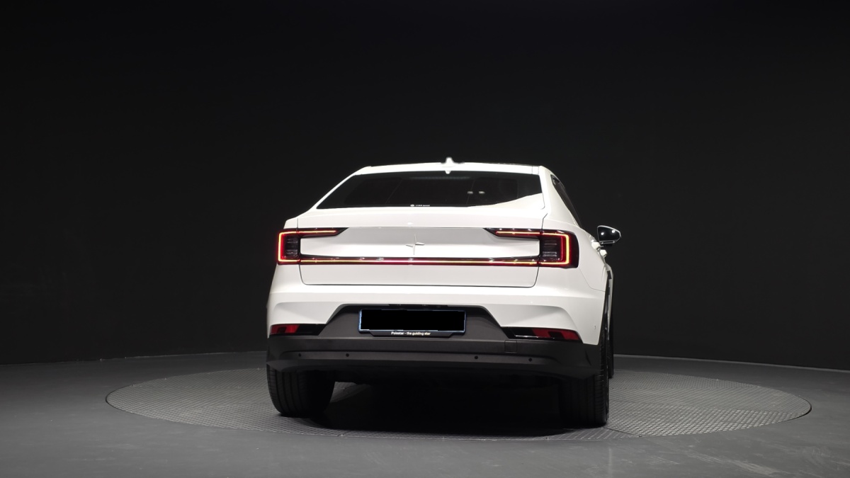Polestar 2, 2023 — фото 4 из 12