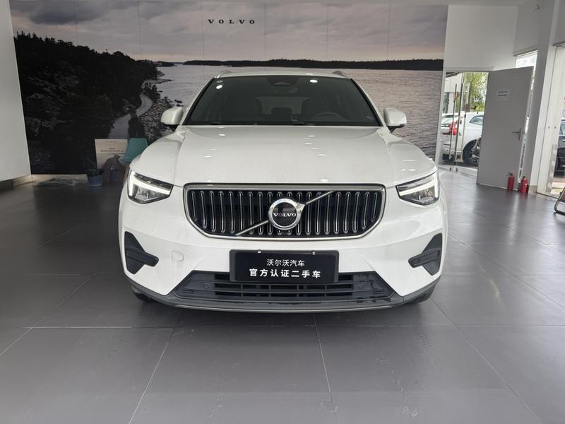 Volvo XC40, 2024 — фото 2 из 12