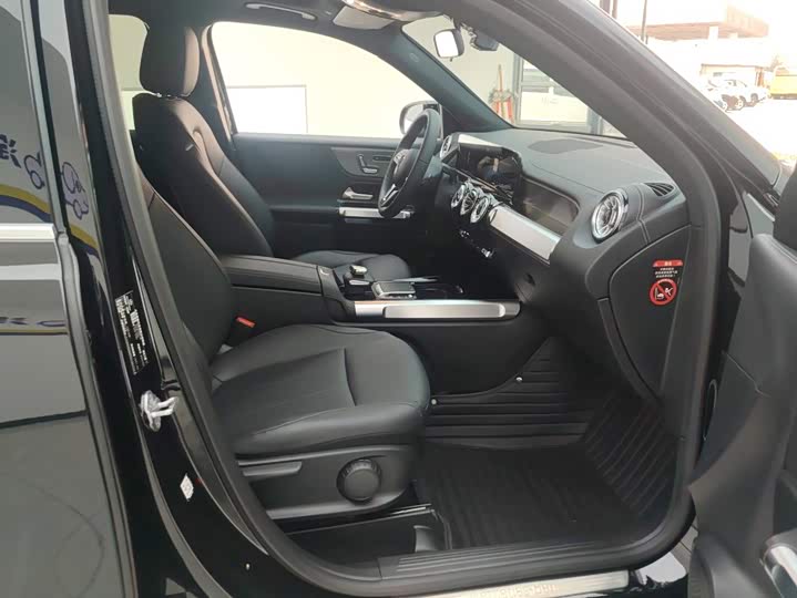 Mercedes-Benz GLB-Class, 2023 — фото 8 из 9
