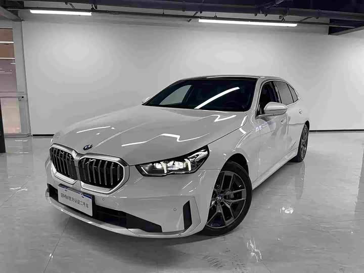BMW 5 Series, 2025 — купить в Йошкар-Оле под ключ