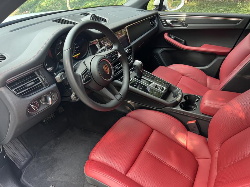 Porsche Macan, 2022 — фото 9 из 12