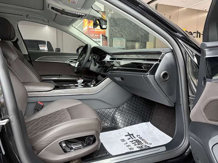 Audi A8, 2023 — фото 9 из 9
