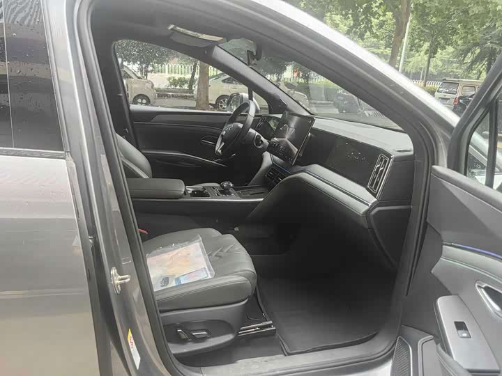 BYD Song L DM-i Hybrid, 2024 — фото 7 из 9