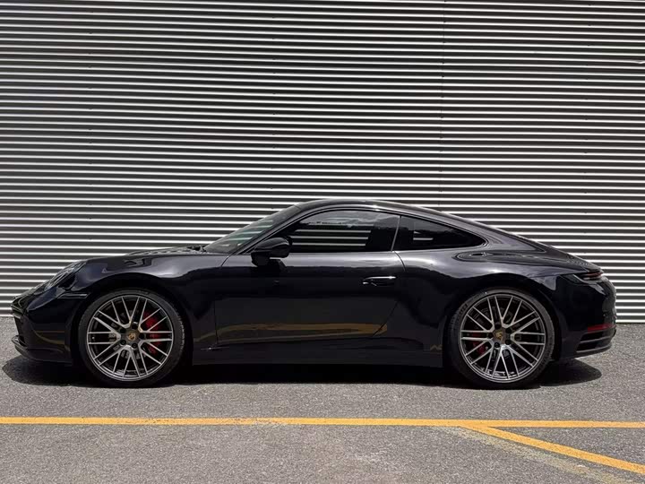 Porsche 911, 2023 — фото 4 из 9