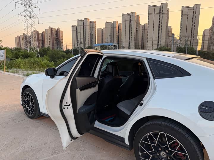 Changan UNI-V Hybrid, 2023 — фото 8 из 9