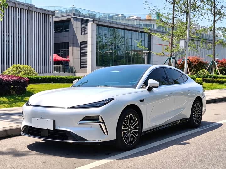 Geely Galaxy Starshine 8 EM-i, 2025 — купить в Смоленске под ключ