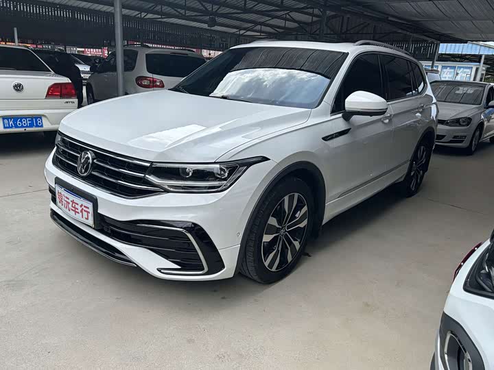 Volkswagen Tiguan L Pro, 2022 — купить в Курске под ключ