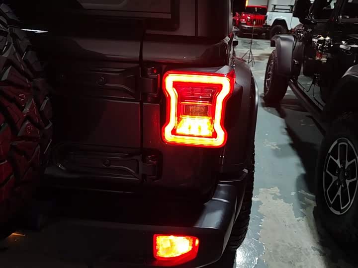 Jeep Wrangler, 2024 — фото 8 из 9