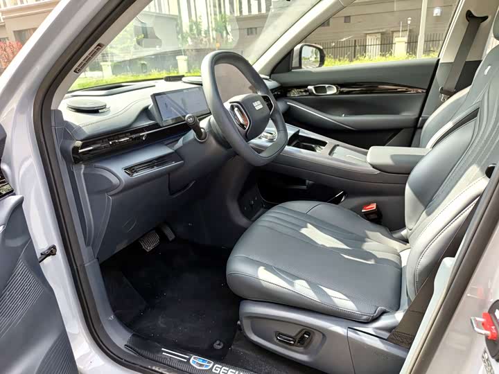 Geely Galaxy E5, 2025 — фото 5 из 9