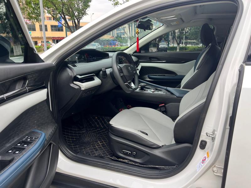 Changan UNI-V Hybrid, 2022 — фото 11 из 12