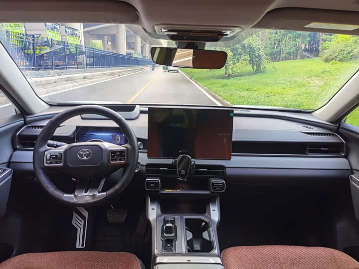 Toyota Wildlander, 2025 — фото 9 из 9