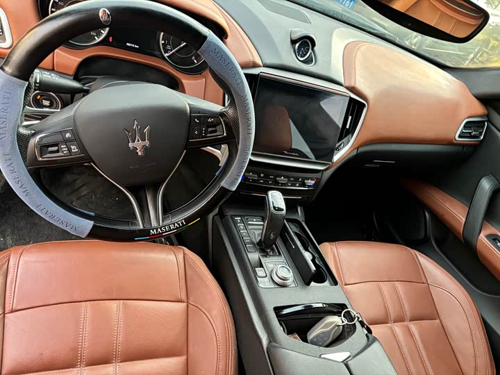 Maserati Ghibli, 2023 — фото 9 из 9