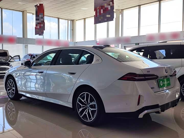 BMW i5, 2025 — фото 5 из 9
