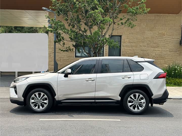 Toyota Wildlander, 2021 — фото 4 из 9