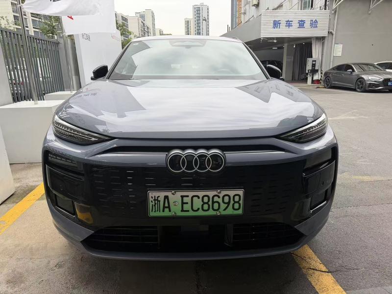 Audi Q6L e-tron, 2025 — фото 2 из 11