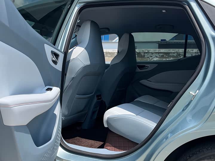 MG Motor 4 EV, 2025 — фото 7 из 9