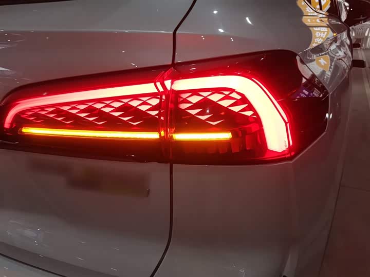 Roewe RX5 eMax, 2022 — фото 8 из 9