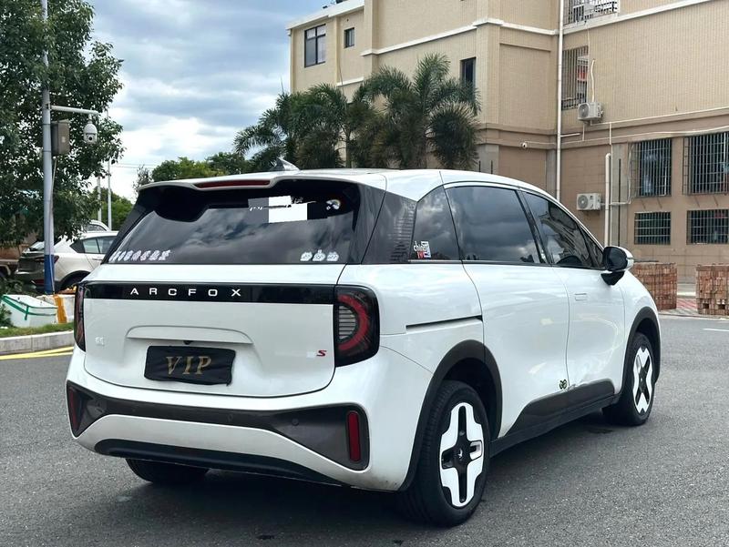 BAIC Arcfox Kaola S, 2025 — фото 7 из 10