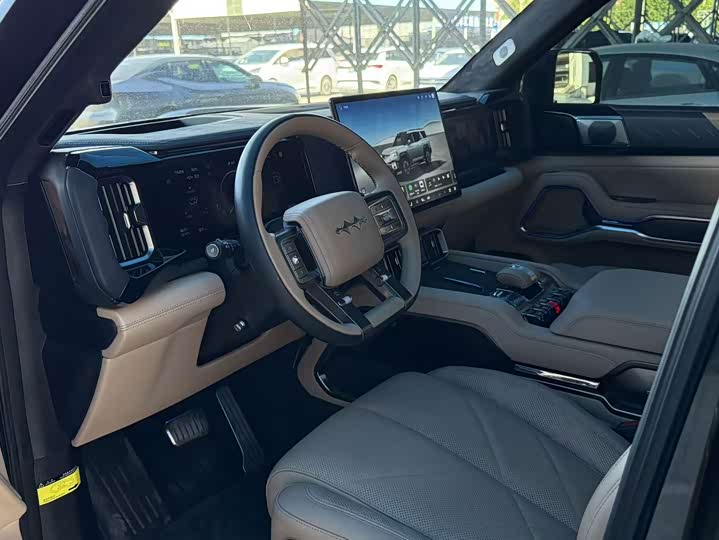 BYD FangChengBao Leopard 8, 2024 — фото 6 из 9