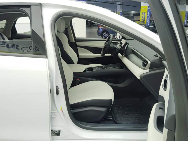 BYD Seal 05 DM-i Hybrid, 2025 — фото 8 из 9