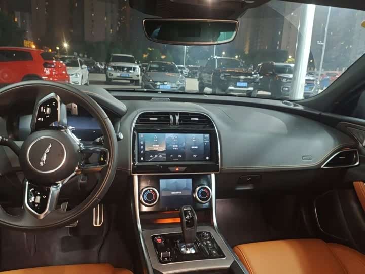 Jaguar XE L, 2025 — фото 5 из 9