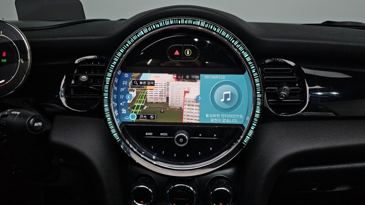 Mini Cooper Convertible, 2023 — фото 12 из 12