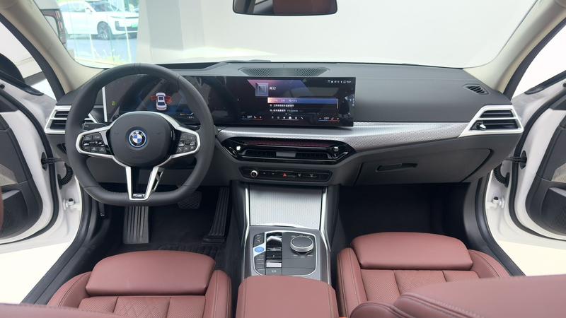 BMW i3, 2025 — фото 7 из 11