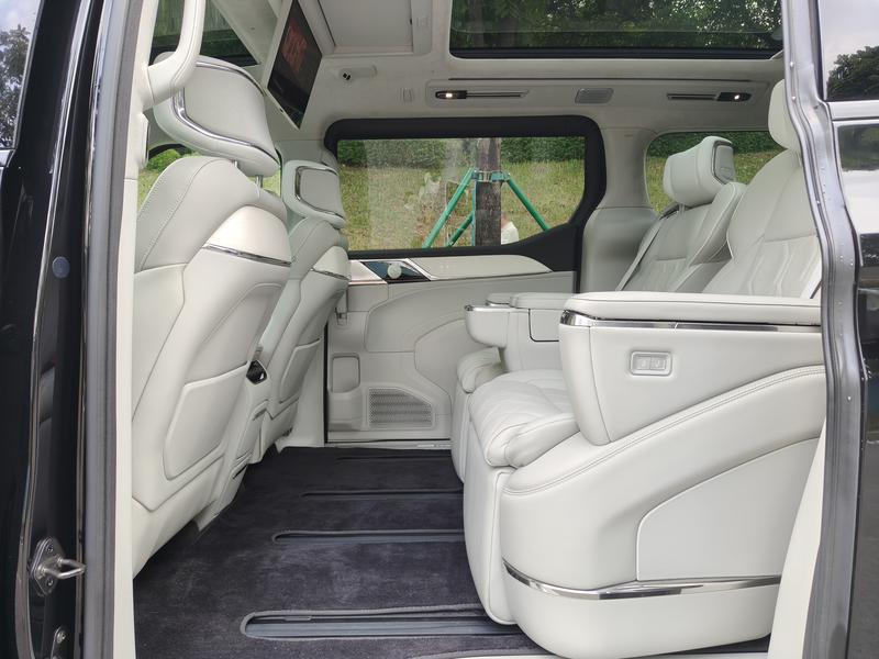 Volvo EM90, 2024 — фото 8 из 10