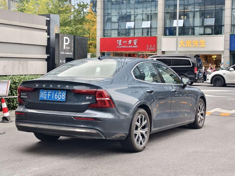 Volvo S60, 2024 — фото 6 из 11