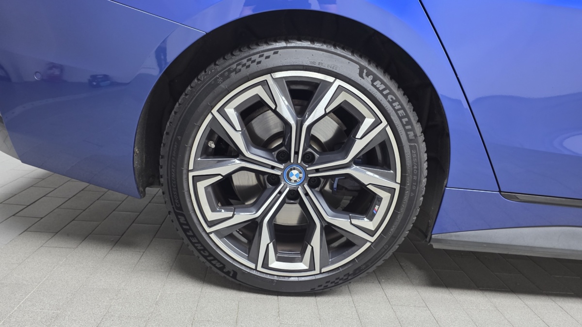 BMW i4, 2022 — фото 5 из 12