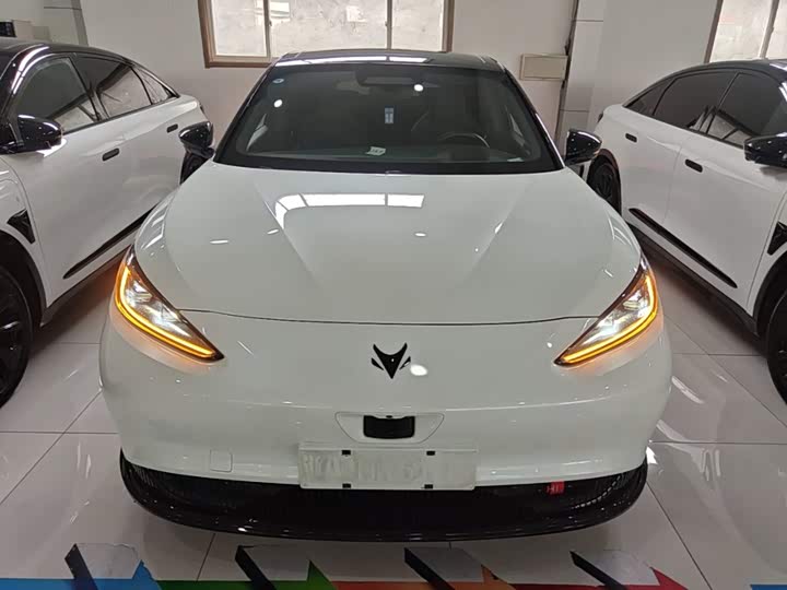 BAIC Arcfox Alpha S, 2023 — фото 3 из 9