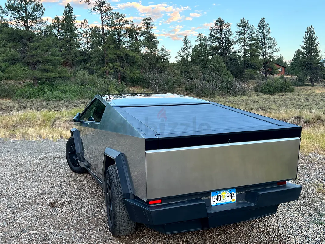 Tesla Cybertruck, 2024 — фото 8 из 10