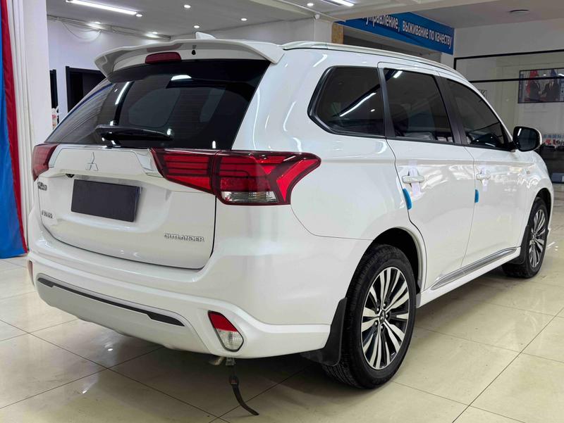 Mitsubishi Outlander, 2021 — фото 6 из 12