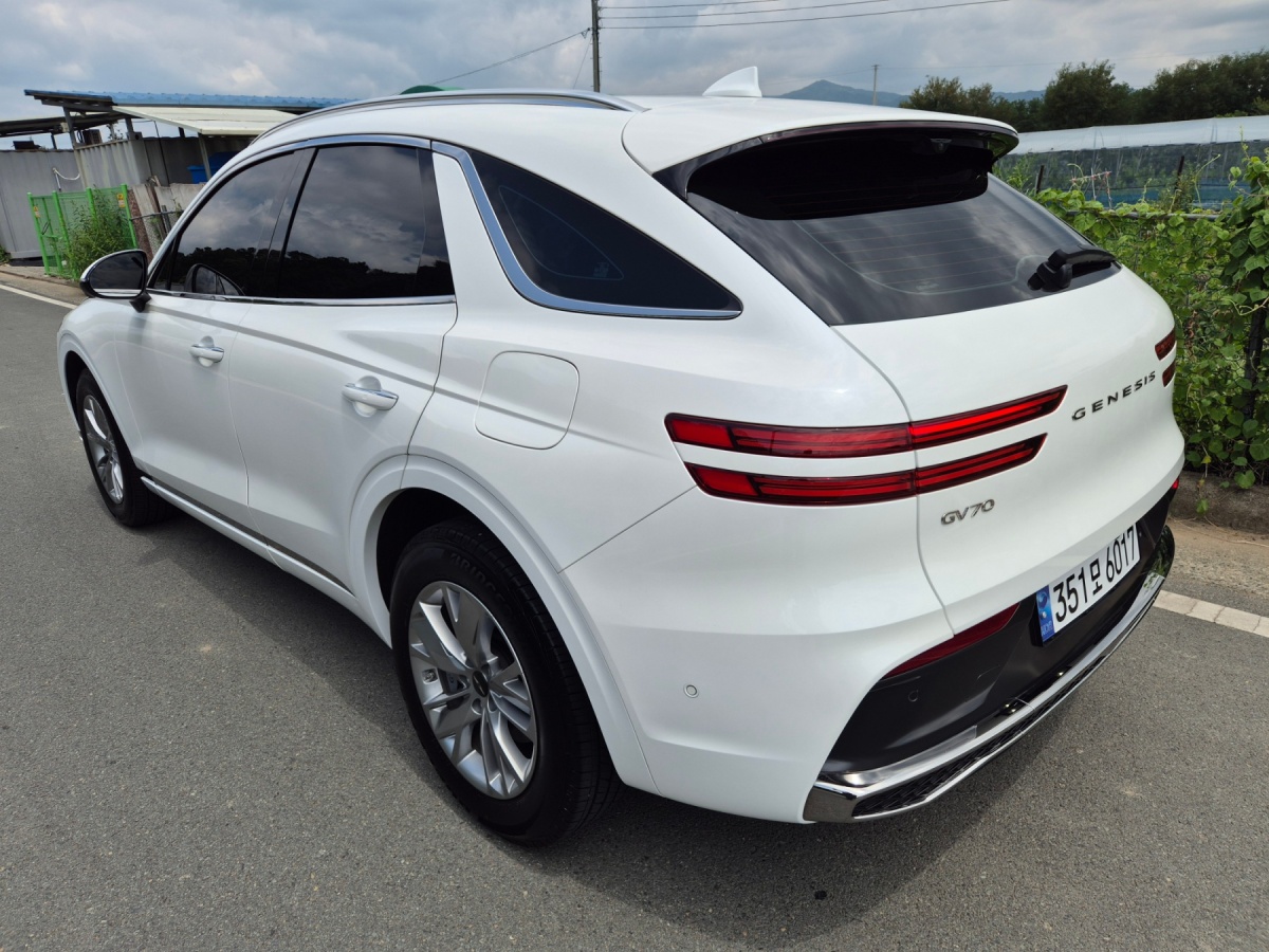 Genesis GV70, 2024 — фото 5 из 12