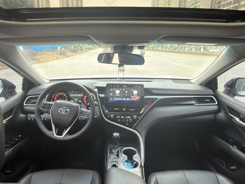 Toyota Camry, 2022 — фото 6 из 9