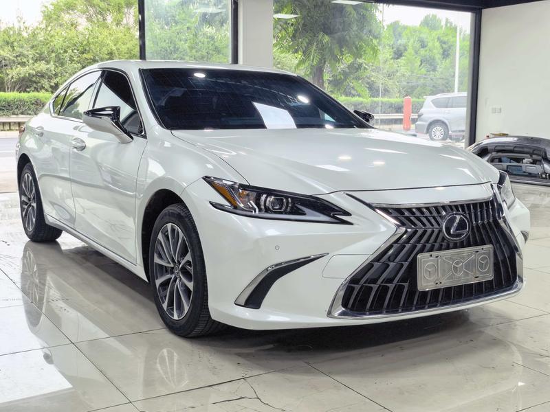 Lexus ES, 2023 — фото 3 из 12