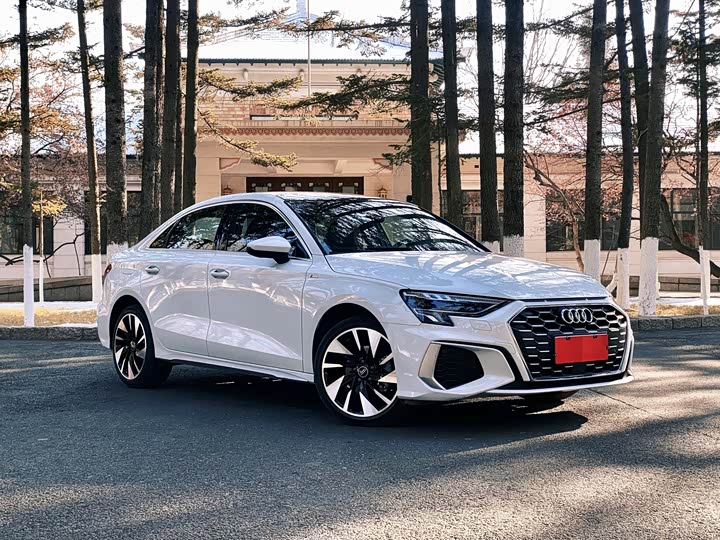 Audi A3, 2023 — фото 3 из 9