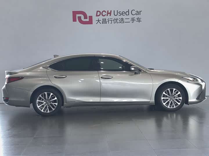 Lexus ES, 2022 — фото 3 из 9