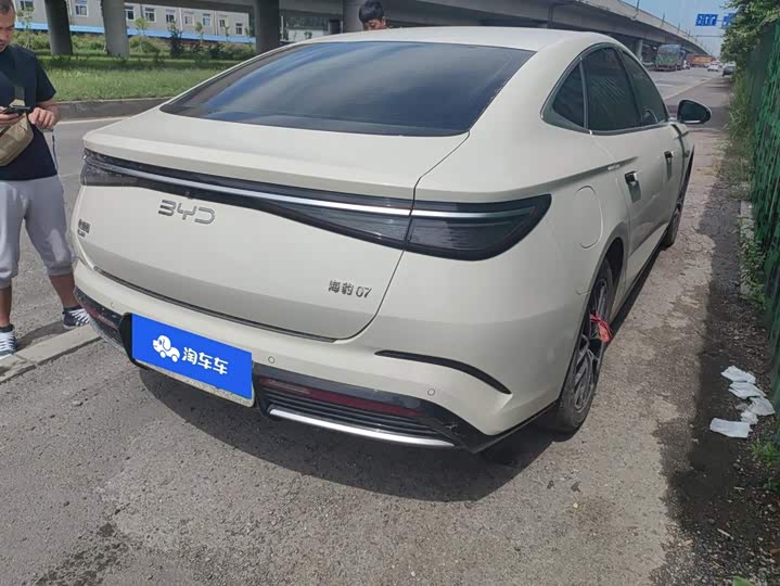BYD Seal 07 DM-i Hybrid, 2024 — фото 3 из 9