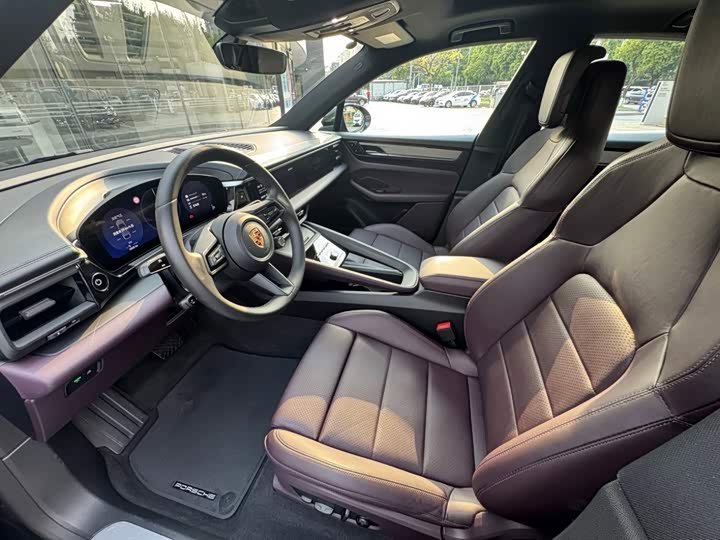 Porsche Macan EV, 2024 — фото 6 из 9