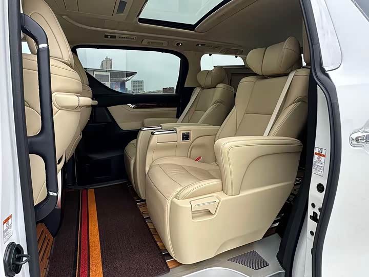 Toyota Alphard, 2022 — фото 11 из 12