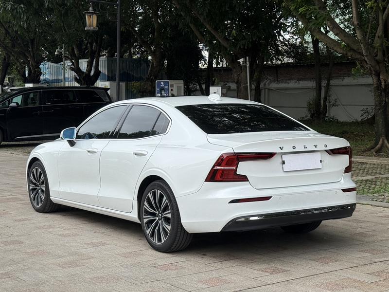 Volvo S60, 2024 — фото 4 из 11