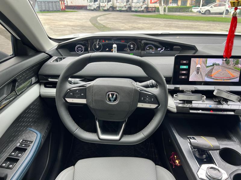 Changan UNI-V Hybrid, 2022 — фото 10 из 12