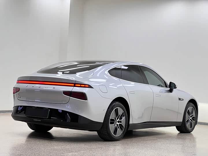 XPeng P7, 2023 — фото 7 из 9
