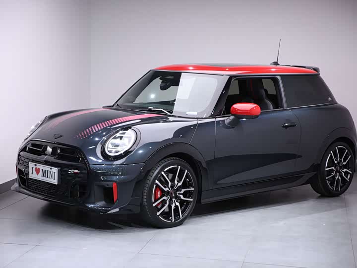 Mini Mini JCW, 2025 — купить в Москве под ключ