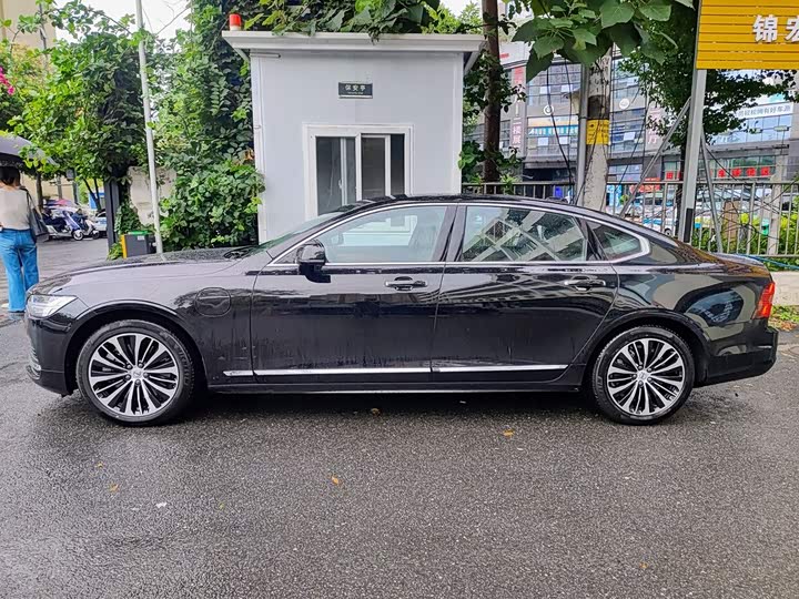 Volvo S90 Hybrid, 2023 — фото 3 из 9